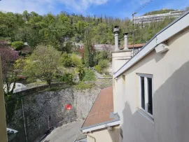 Location Petite maison sur le toit