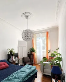Chambre spacieuse et salon dans bel appartement Grenoble