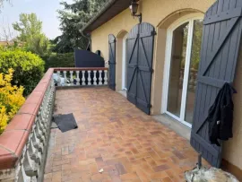 Location TRANQUILLE CAR DANS IMPASSE
PROCHE DES COMMERCES