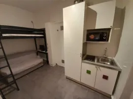 Beau studio meublé proche des transports Paris 18e