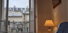 Location Paris 17e T2 meublé 51m², ascenseur, gardien, cave