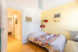 Location 3 pièces 65 m2 - Grand appartement cosy 18eme