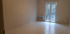 Location Appartement dans résidence très calme et boisée.