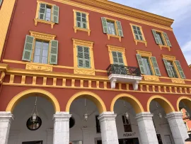 Idealement Situé Place Massena, 2 Pieces meublés Nice