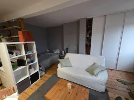 Location Grand Studio meublé 24m² au calme
