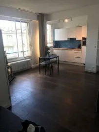 Location Grand studio meublée refait à neuf