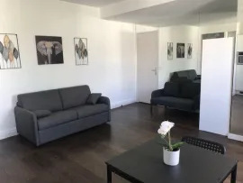 Grand studio meublée refait à neuf Neuilly-sur-Seine