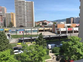 Location Appart. 4 pièces 65m² meublé avec parking et cave