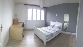 Location Appart. 4 pièces 65m² meublé avec parking et cave