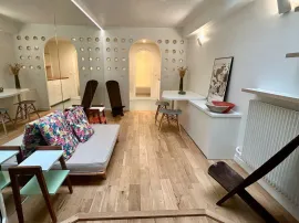 Location Beau Studio / 2P meublé 35m² + jardin  Neuilly