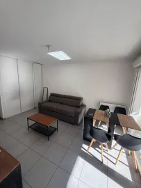 Location Studio meublé avec terrasse
