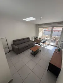 Location Studio meublé avec terrasse