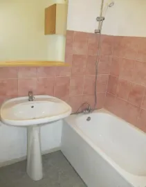 Location Beau T1 bis/T2 meublé 48m² quartier EUROPOLE