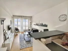Location Grand studio rénové à 7min de république !