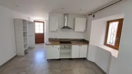 Maison de village meublée entièrement rénovée Vertrieu