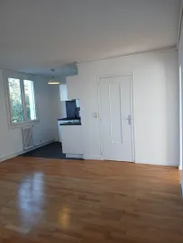 Location Beau T2/3 51m² entièrement repeint Saint Pasquier