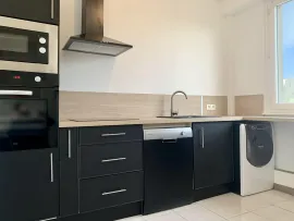 Location BEAU 3 PIÈCES 62m² AVEC BALCON & PARKING
