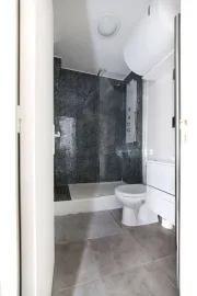 Location Superbe studio meublé 23m² proche marché Poncelet