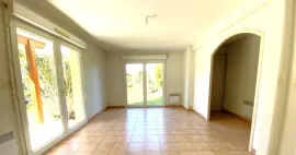 Location Maison/Villa  : clim, jardin, piscine, 1000€ TTC