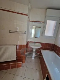 Location A LOUER F2 avec box en sous-sol