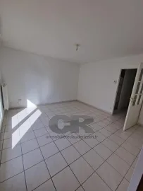 Location A LOUER F2 avec box en sous-sol