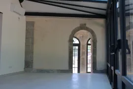 Location À reprendre - Local commercial de l'Orangerie au cœur de Claret - Hérault (34)