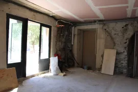 Location À reprendre - Local commercial de l'Orangerie au cœur de Claret - Hérault (34)