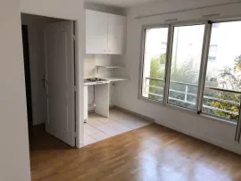 Location Immeuble de standing - Studio lumineux et repeint