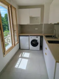 Location Studio neuf meublé 28 m² –DPE B  Terrasse, parking