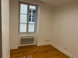 Location Beau T3 38m² lumineux Centre historique