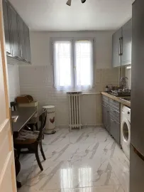 Location Appartement 2 pièces , lumineux entièrement rénové