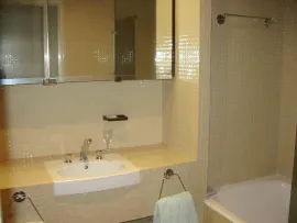 Location Studio plein ciel clair et confortable