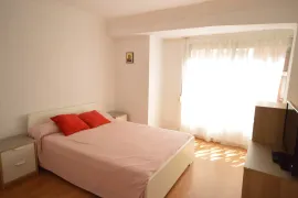 Location Carrer Dos d'Abril, Valencia