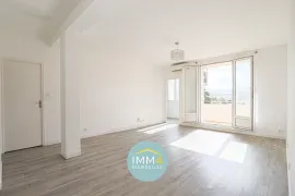 Location Type 3 - Traversant - Balcon - Vue dégagée - Prado, 13008 Marseille