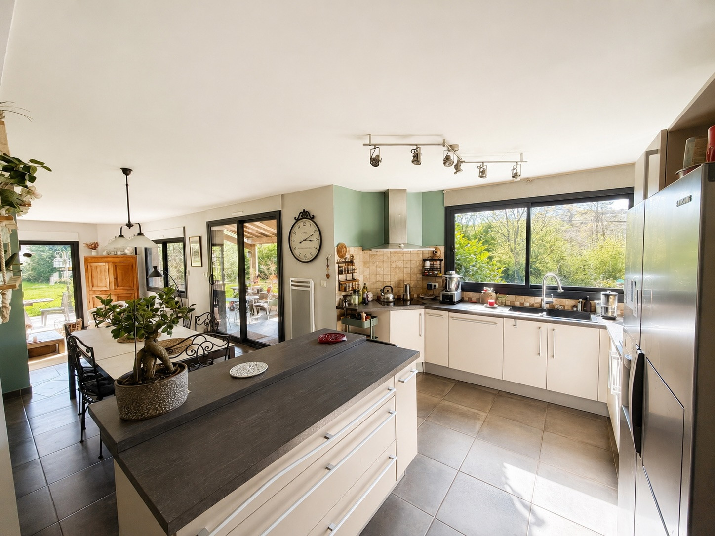 Vente Villa familiale 8 pièces de plus de 190 m²