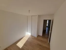 Location APPARTEMENT 70 m2 / 2 CHAMBRES/ PROCHE COMMODITE