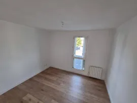 Location APPARTEMENT 70 m2 / 2 CHAMBRES/ PROCHE COMMODITE