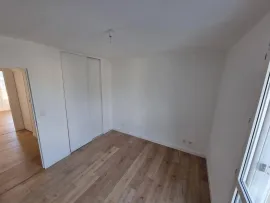 Location APPARTEMENT 70 m2 / 2 CHAMBRES/ PROCHE COMMODITE