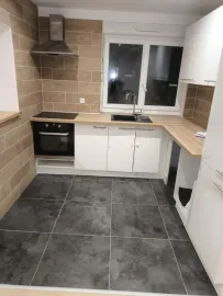 Location F2 en rez de chaussée 45m2 entièrement rénové