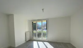 Location appartement 3 pièces 62 m² Le Tholonet