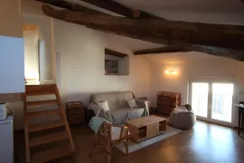 Bel appartement parquet et poutres apparentes Meyrargues