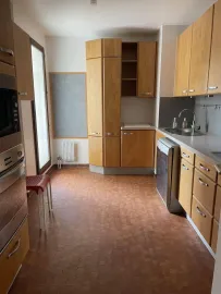Location Appartement de 93 m² avec 2 Balcons, Vue Dégagée —