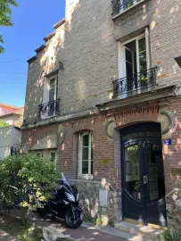 Location Studio au calme refait à neuf à 1 mn station RER A
