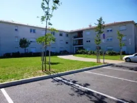 Studio meublé au calme avec place de parking Rodilhan
