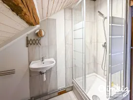 Vente RARE - Maison divisée en 2 appartements