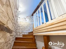 Vente RARE - Maison divisée en 2 appartements