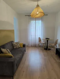 Location F2, 45 m2 meublé refait à neuf, 950€ cc, à voir !