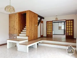 Vente Maison de Type 7 avec jardin.