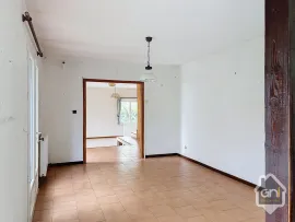 Vente Maison de Type 7 avec jardin.