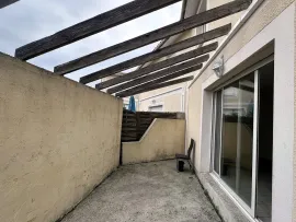Vente Ensemble de trois duplex avec terrasses et garages